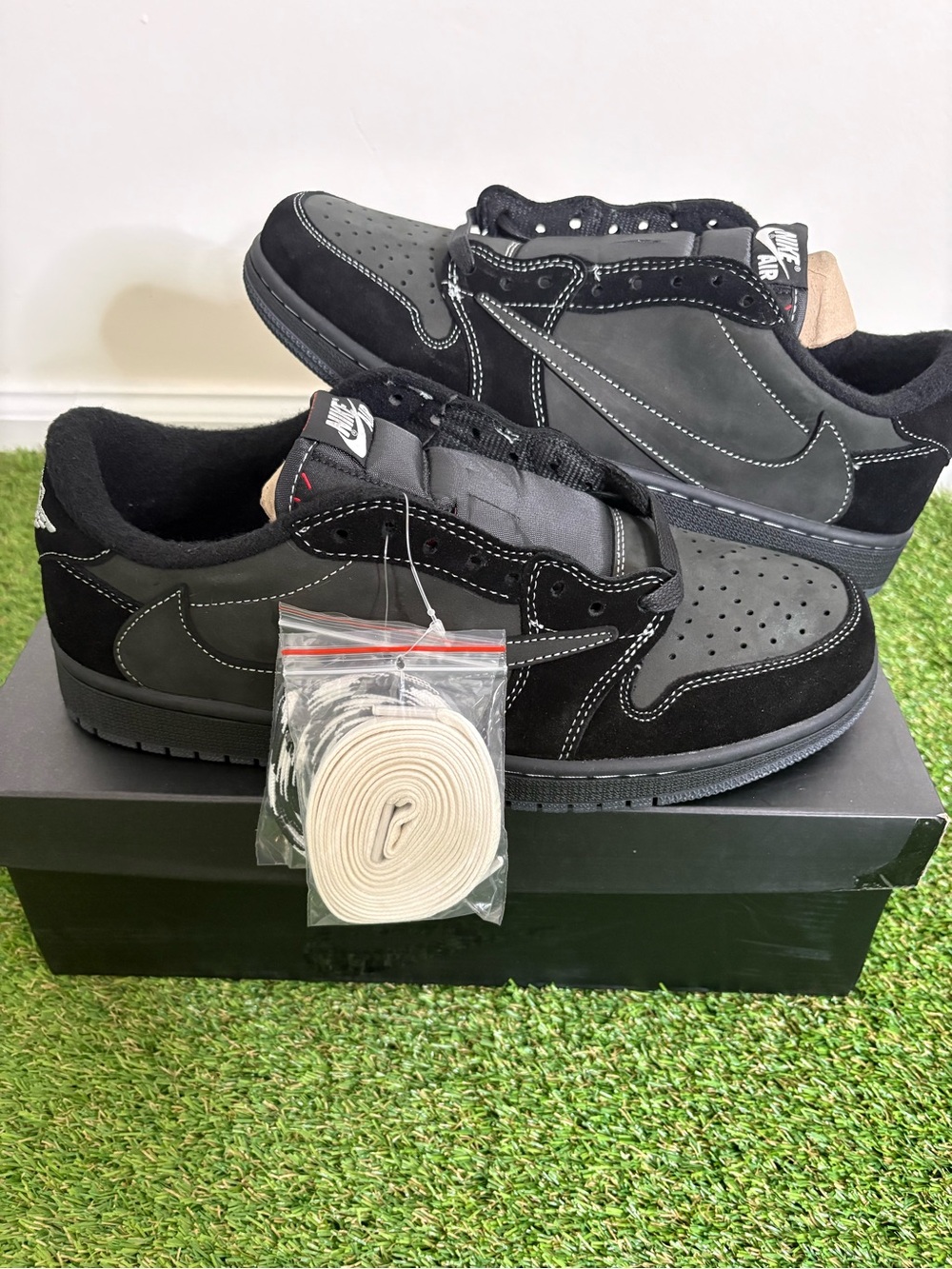 Jordan 1 Travis Scott Black Phantom